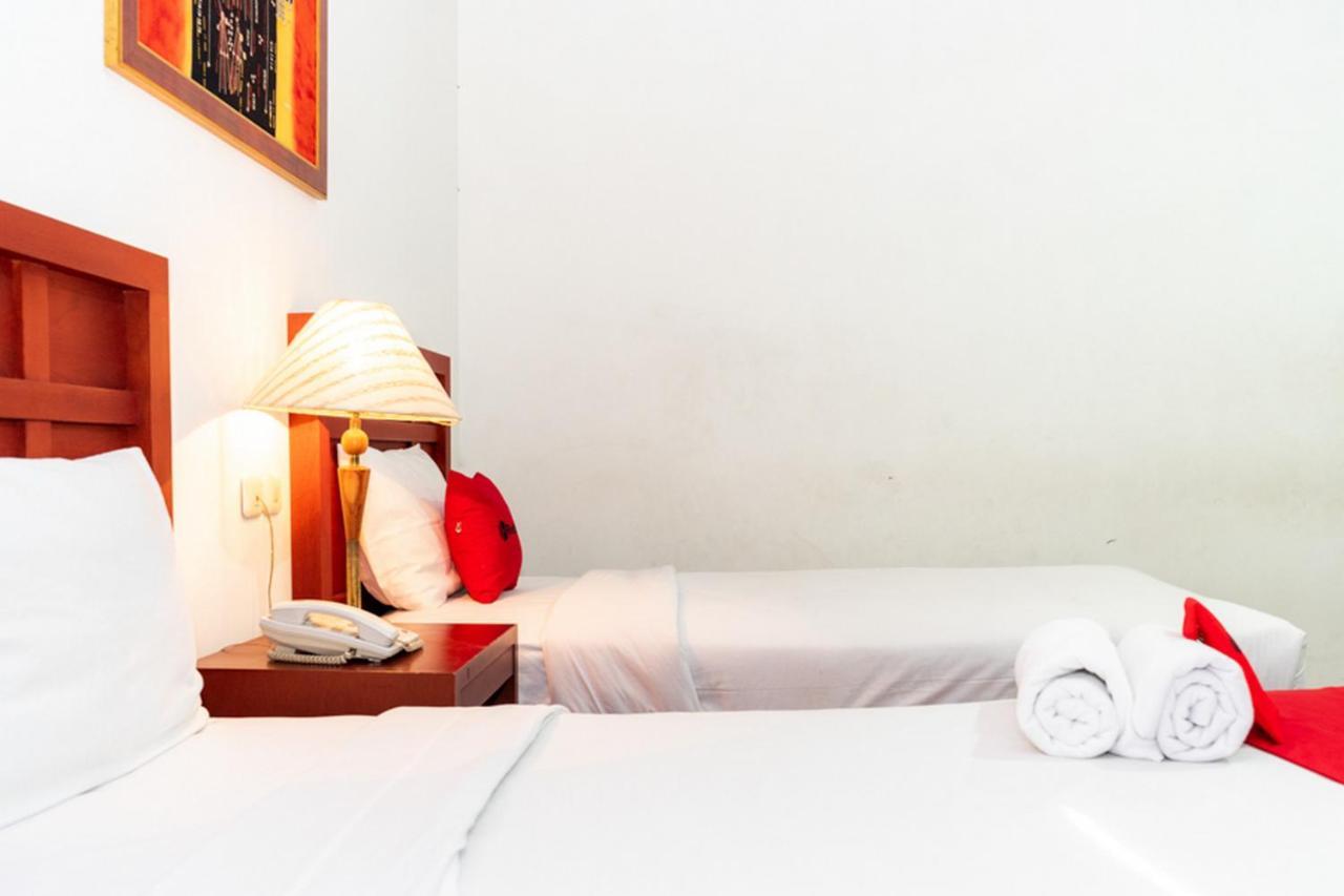 Reddoorz Plus Syariah Near Java Supermall Semarang 2 מראה חיצוני תמונה