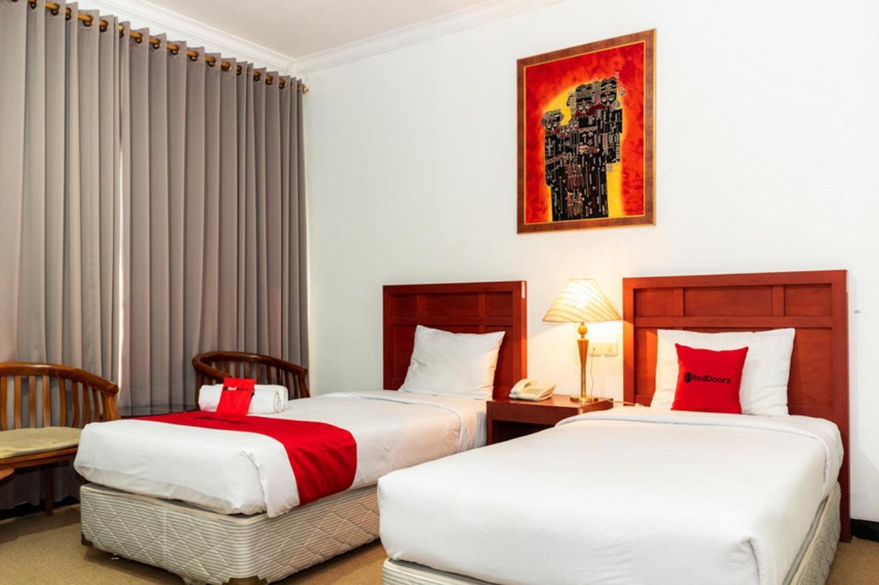 Reddoorz Plus Syariah Near Java Supermall Semarang 2 מראה חיצוני תמונה