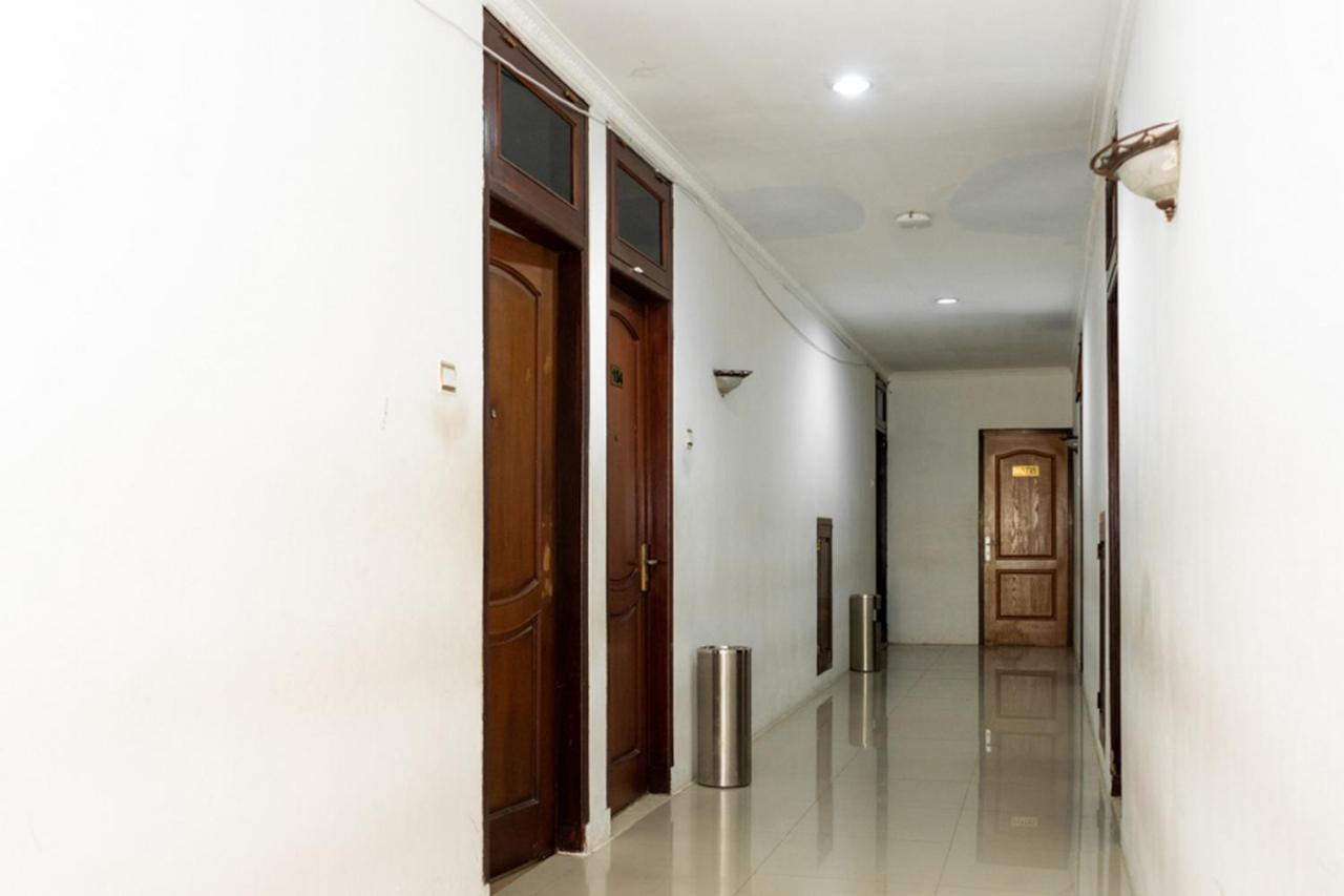 Reddoorz Plus Syariah Near Java Supermall Semarang 2 מראה חיצוני תמונה