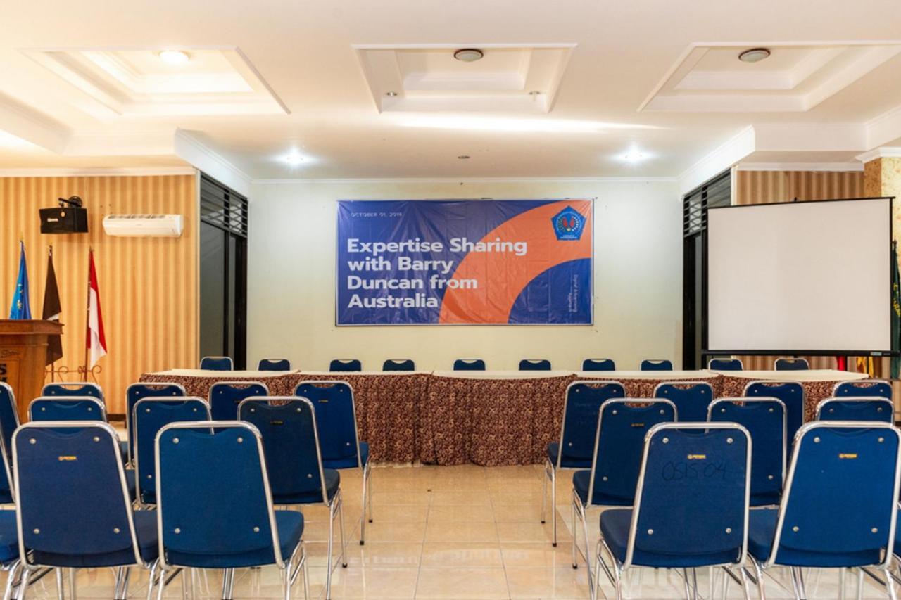 Reddoorz Plus Syariah Near Java Supermall Semarang 2 מראה חיצוני תמונה