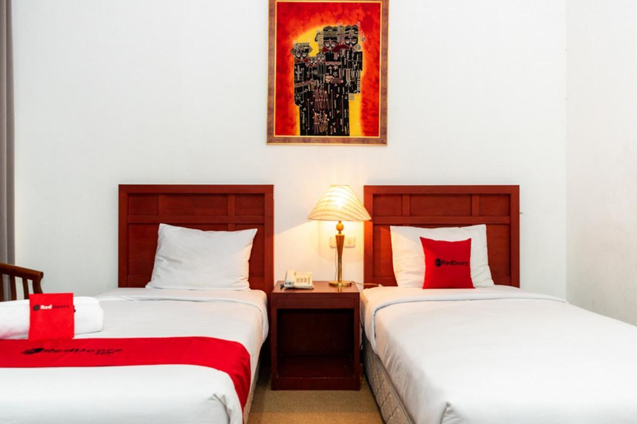 Reddoorz Plus Syariah Near Java Supermall Semarang 2 מראה חיצוני תמונה